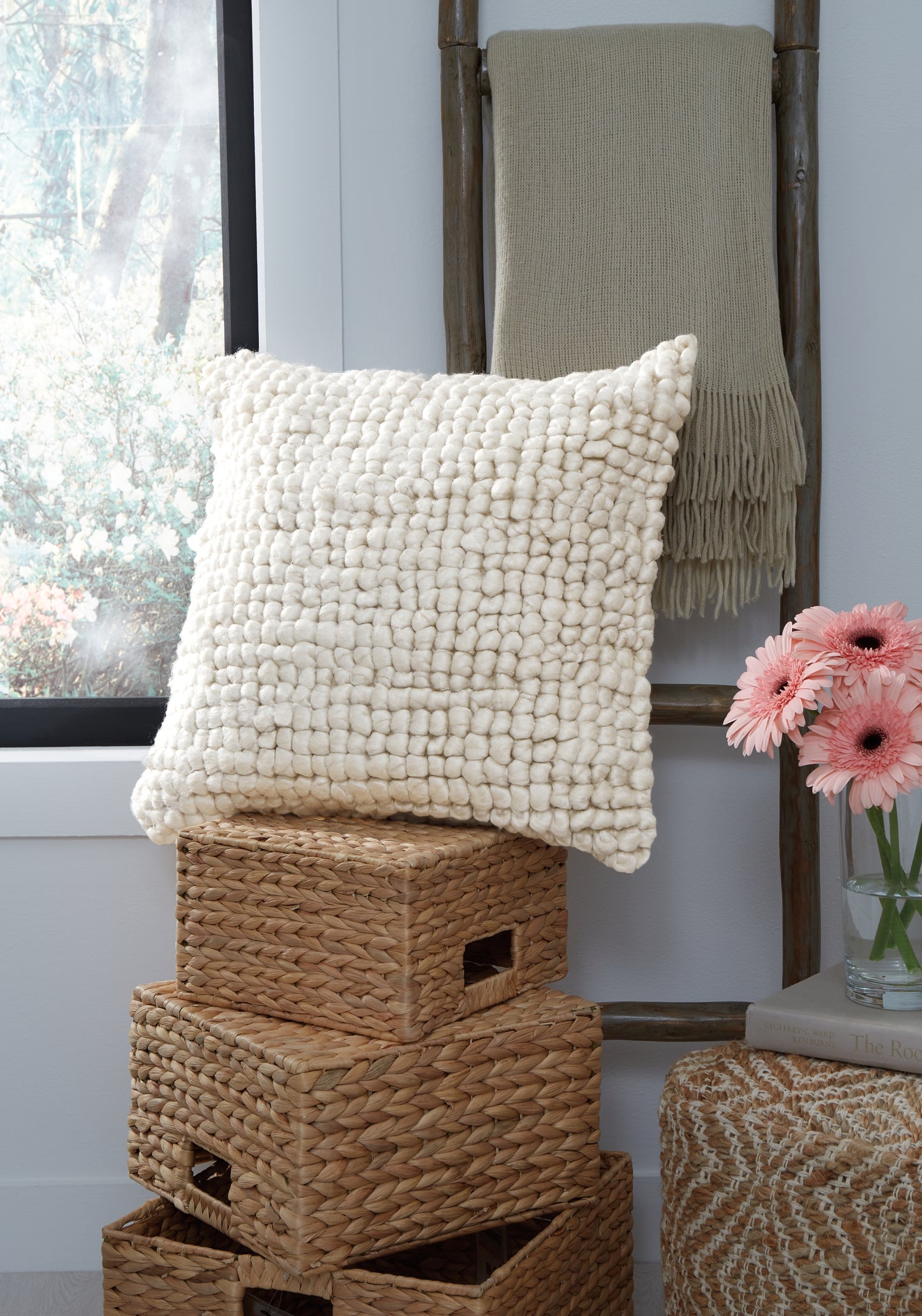 Stuart Furniture Outlet - Ashley Furniture - Aavie Pillows - Pillow (4/CS) / Ivory - A1000956