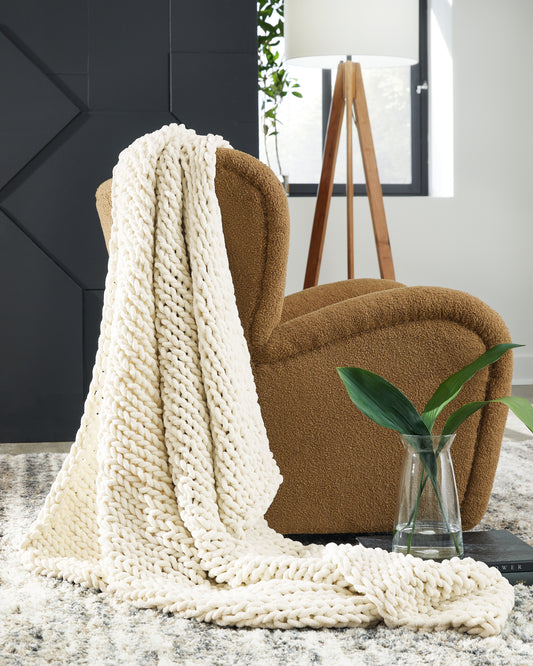 Stuart Furniture Outlet - Ashley Furniture - Chaddon Throw (Set of 3) - Throw (3/CS) / Ivory - A1001060