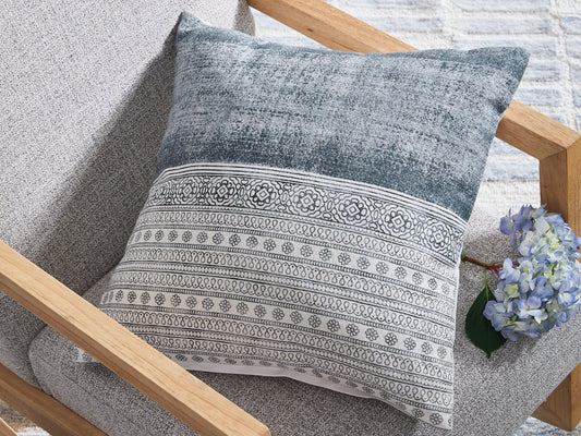 Stuart Furniture Outlet - Ashley Furniture - Harperville Pillows - Pillow (4/CS) / Blue/White - A1001127