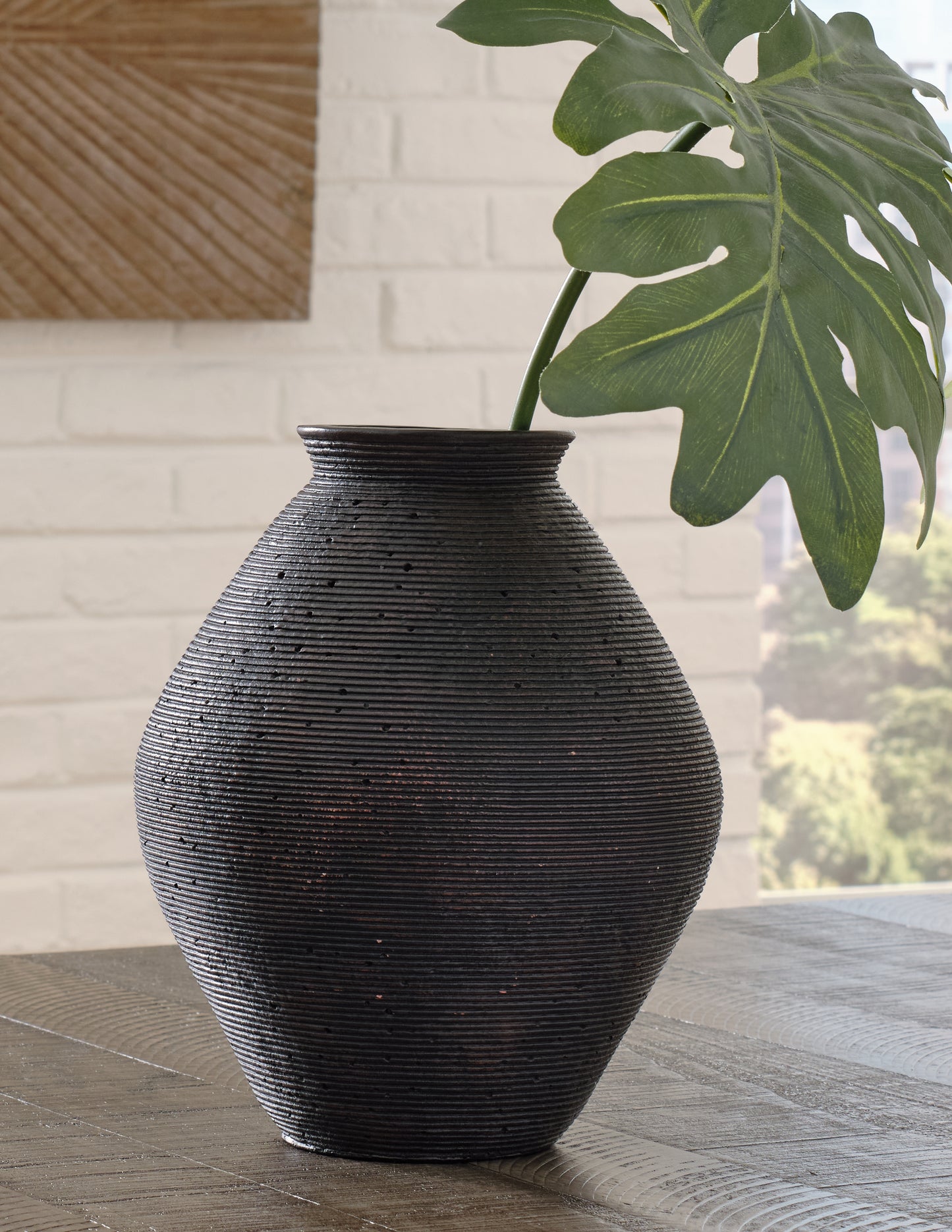 Stuart Furniture Outlet - Ashley Furniture - Hannela Vase - Vase / Antique Brown - A2000511