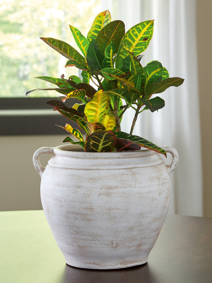 Stuart Furniture Outlet - Ashley Furniture - Meadie Vase - Vase / Distressed White - A2000787