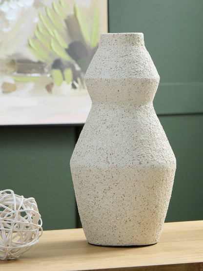 Stuart Furniture Outlet - Ashley Furniture - Dawthorne Vase - Vase / Cream - A2000850