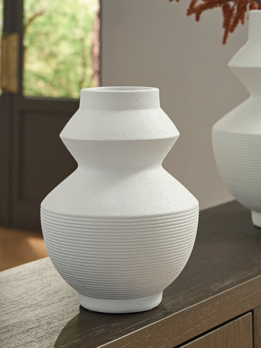 Stuart Furniture Outlet - Ashley Furniture - Naveen Vase - Vase / White - A2000870