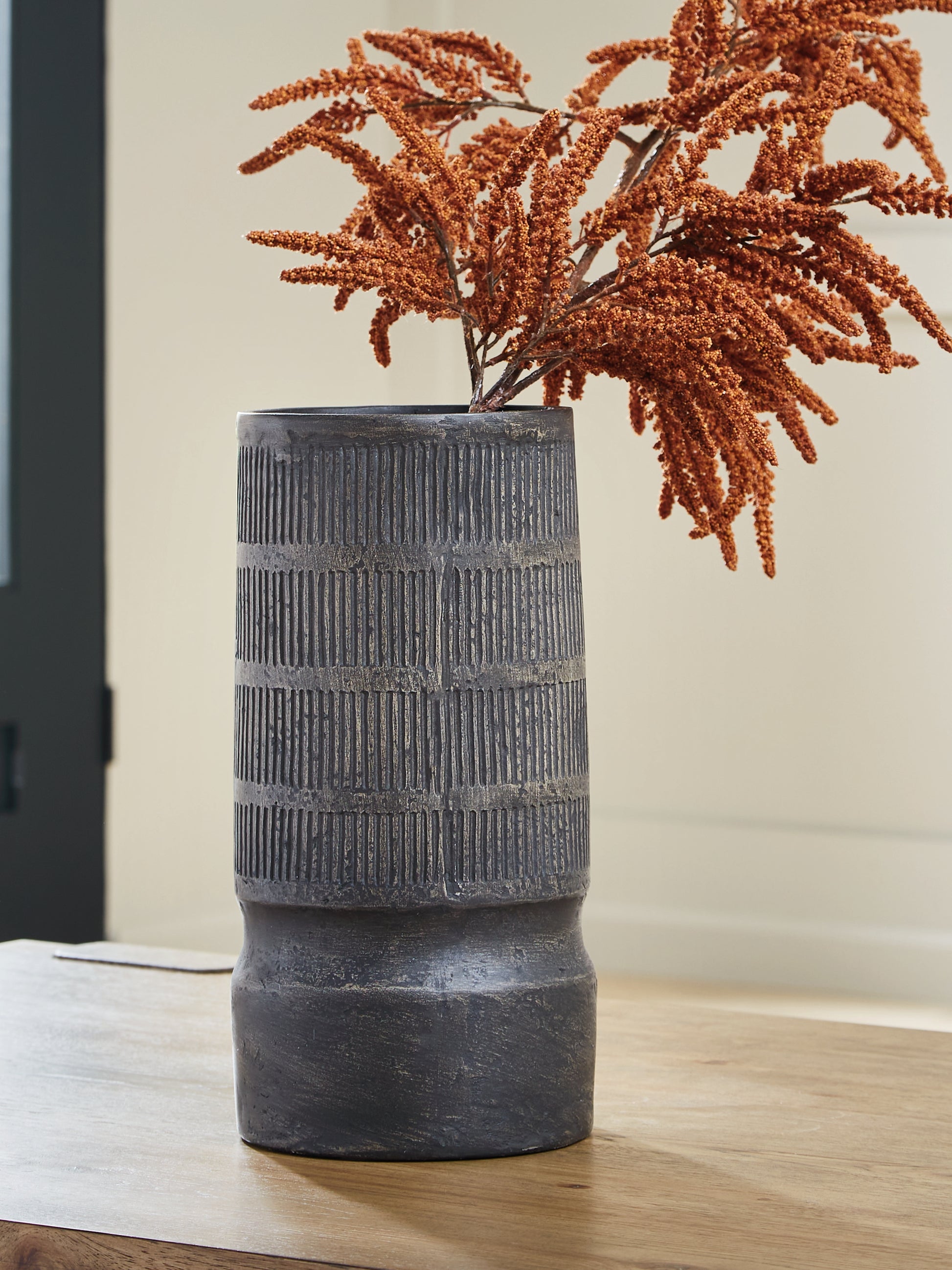 Stuart Furniture Outlet - Ashley Furniture - Beninworth Vase - Vase - A2000878