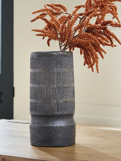 Stuart Furniture Outlet - Ashley Furniture - Beninworth Vase - Vase - A2000878