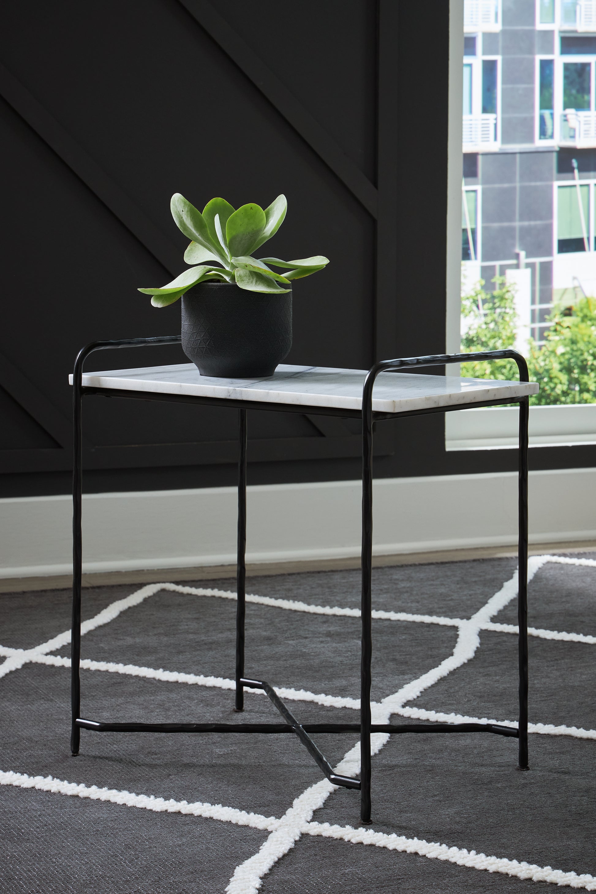 Stuart Furniture Outlet - Ashley Furniture - Ashber Accent Table - Accent Table / White/Black - A4000609