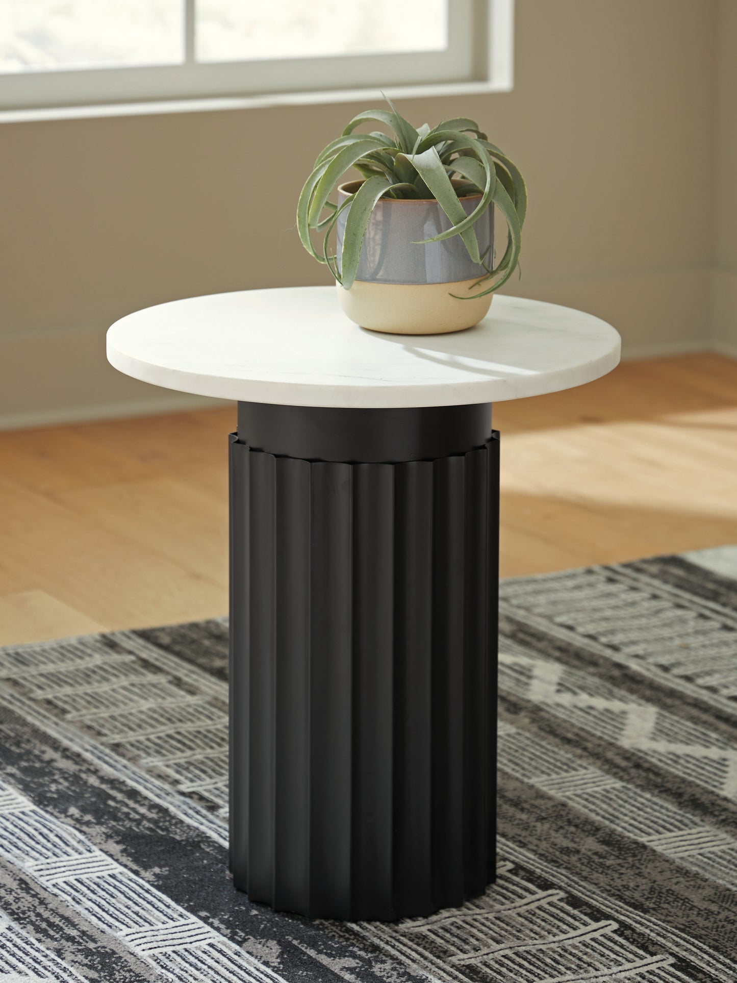 Stuart Furniture Outlet - Ashley Furniture - Wainstone Accent Table - Accent Table / Black/White - A4000724