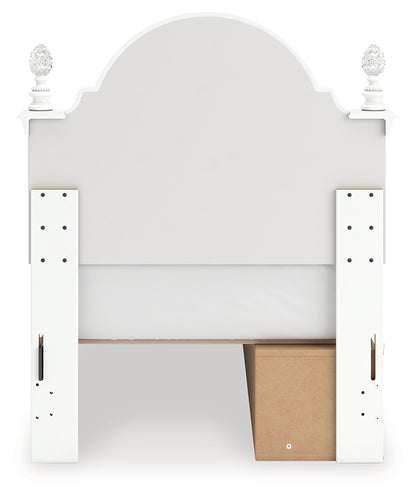 Kozlani Bedroom