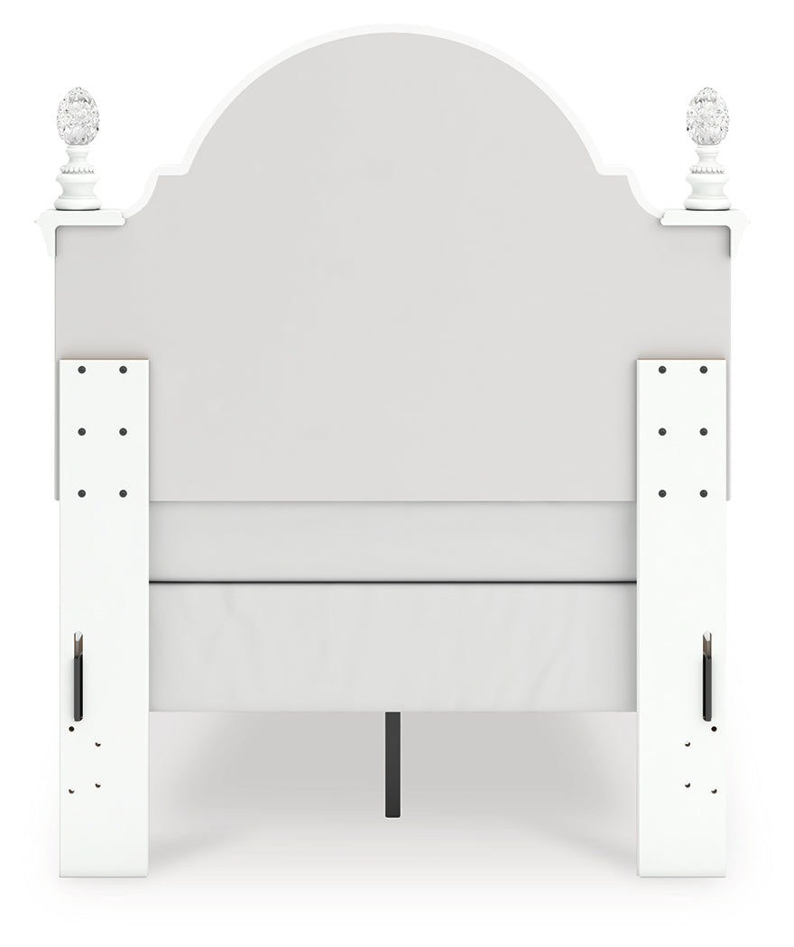 Kozlani Bedroom