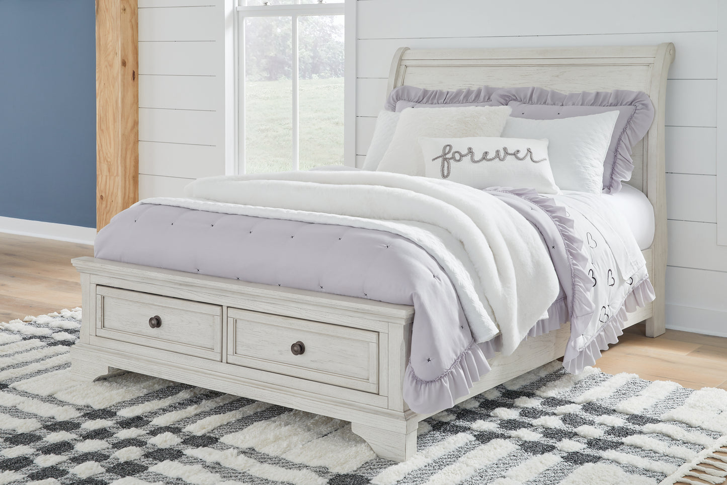 Stuart Furniture Outlet - Ashley Furniture - Robbinsdale Bedroom - Full Sleigh Storage Bed / Antique White - B742B13