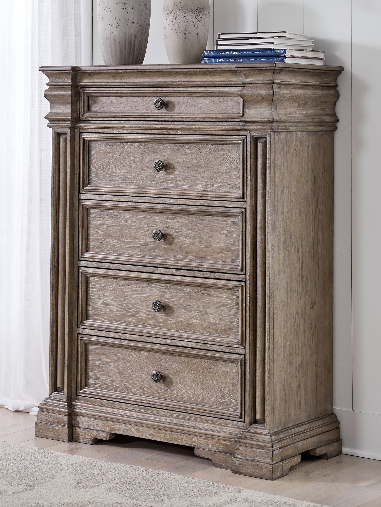 Stuart Furniture Outlet - Ashley Furniture - Blairhurst Bedroom - Five Drawer Chest / Light Grayish Brown - B916-46