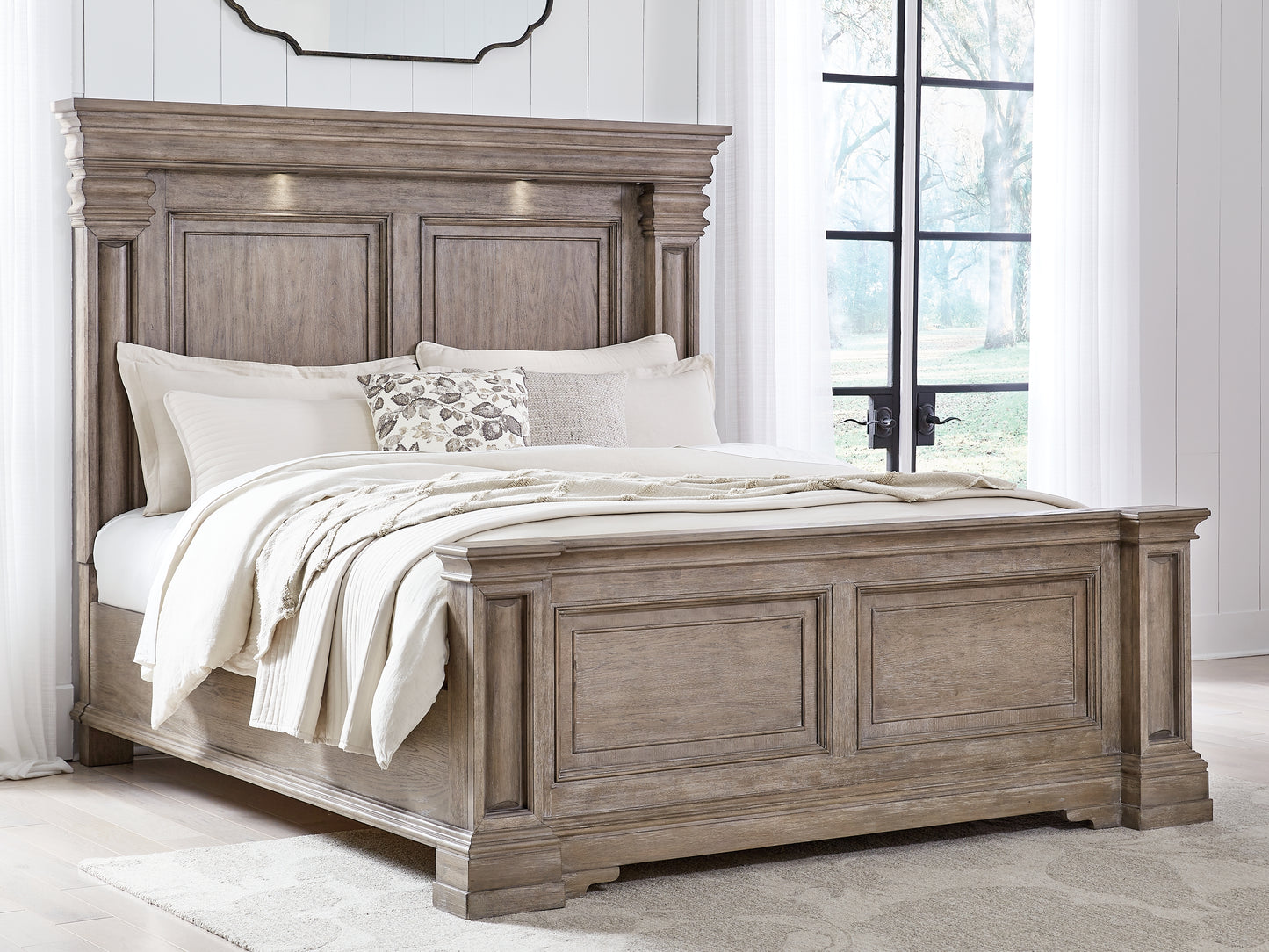Stuart Furniture Outlet - Ashley Furniture - Blairhurst Bedroom - Queen Panel Bed / Light Grayish Brown - B916B2