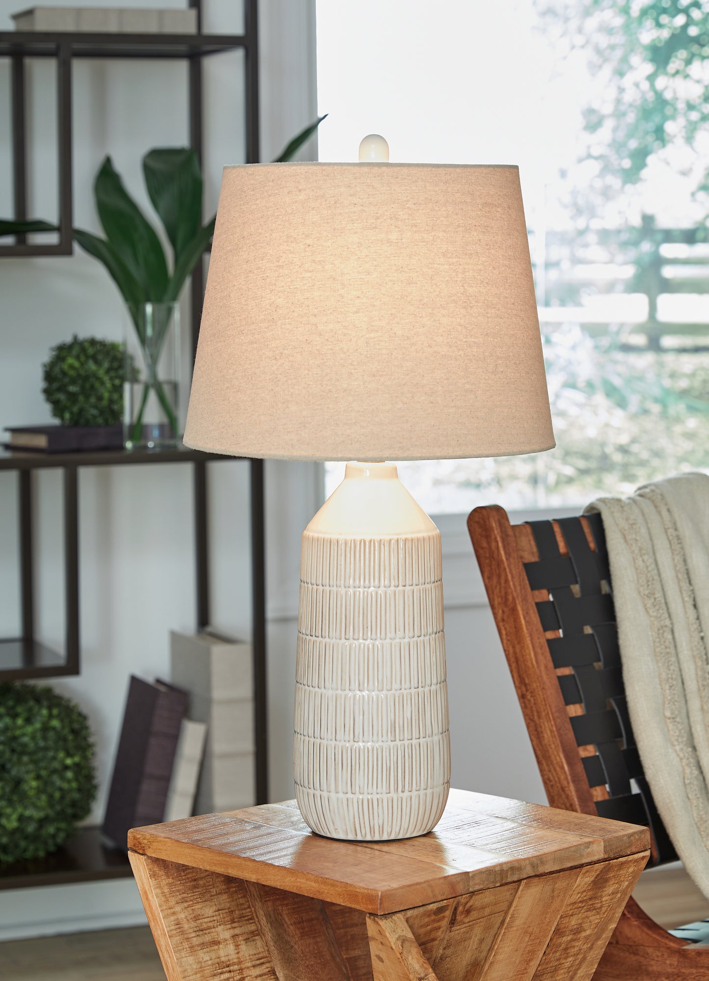 Stuart Furniture Outlet - Ashley Furniture - Willport Lighting - Ceramic Table Lamp (Set of 2) / Off White - L177994