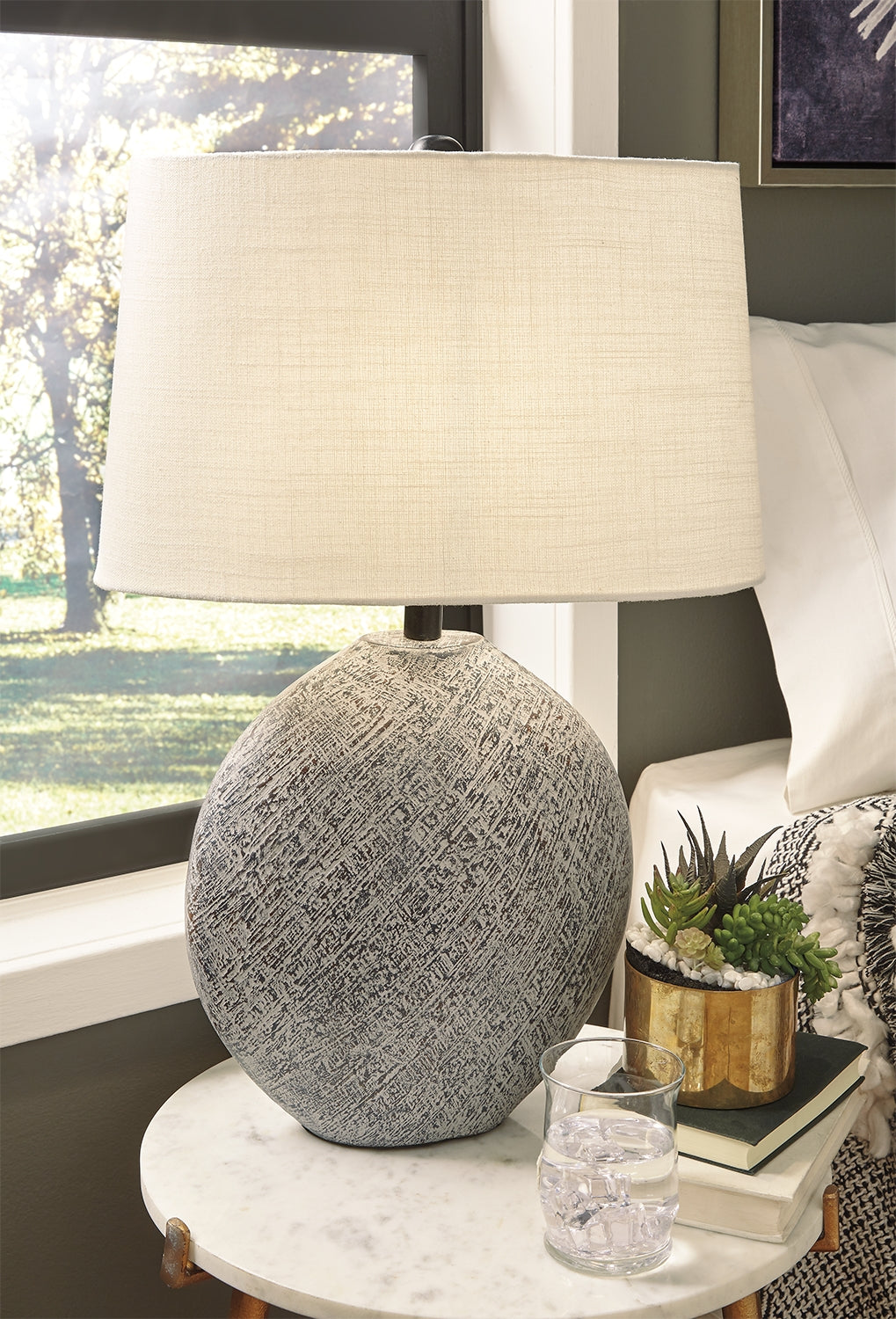 Stuart Furniture Outlet - Ashley Furniture - Harif Lighting - Table Lamp (Set of 2) / Black - L235624X2