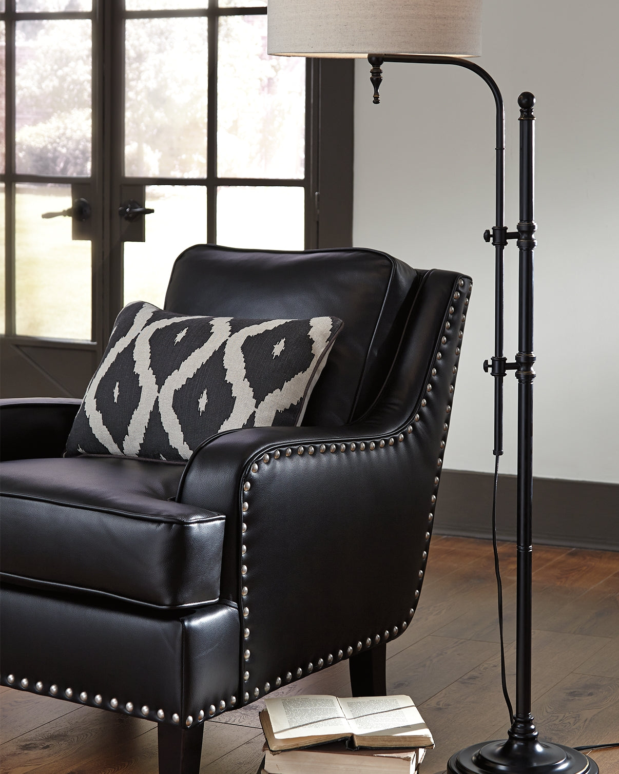 Stuart Furniture Outlet - Ashley Furniture - Anemoon Lighting - Metal Floor Lamp (1/CN) / Black - L734251