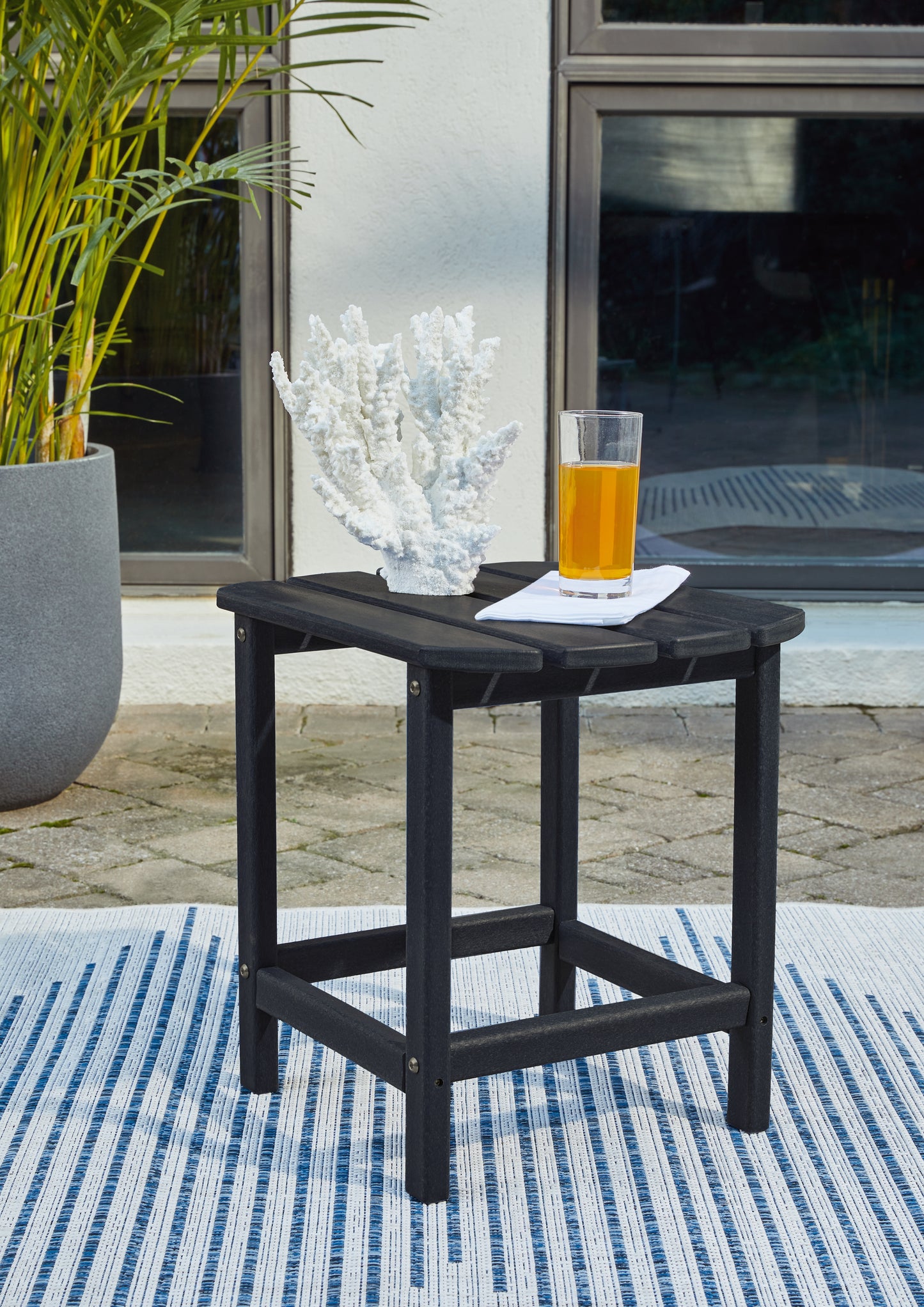 Stuart Furniture Outlet - Ashley Furniture - Sundown Treasure Outdoor - End Table / Black - P008-703