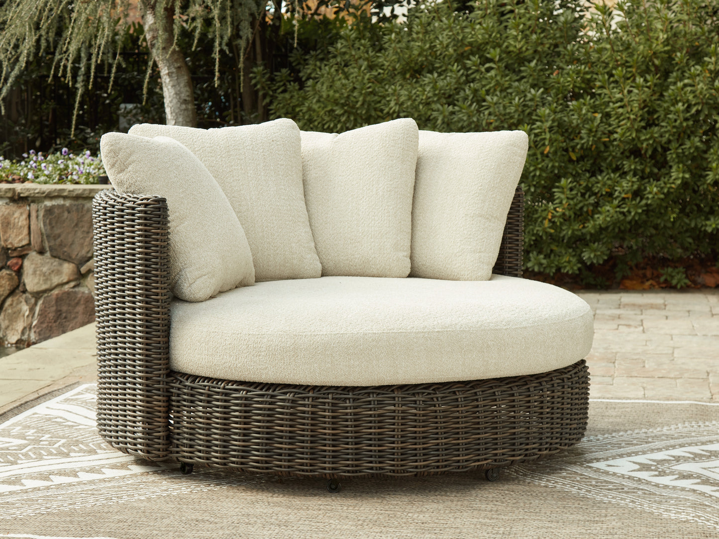 Stuart Furniture Outlet - Ashley Furniture - Kimora Outdoor - Swivel Lounge Chair w/Cushion / Beige/Dark Brown - P711-810