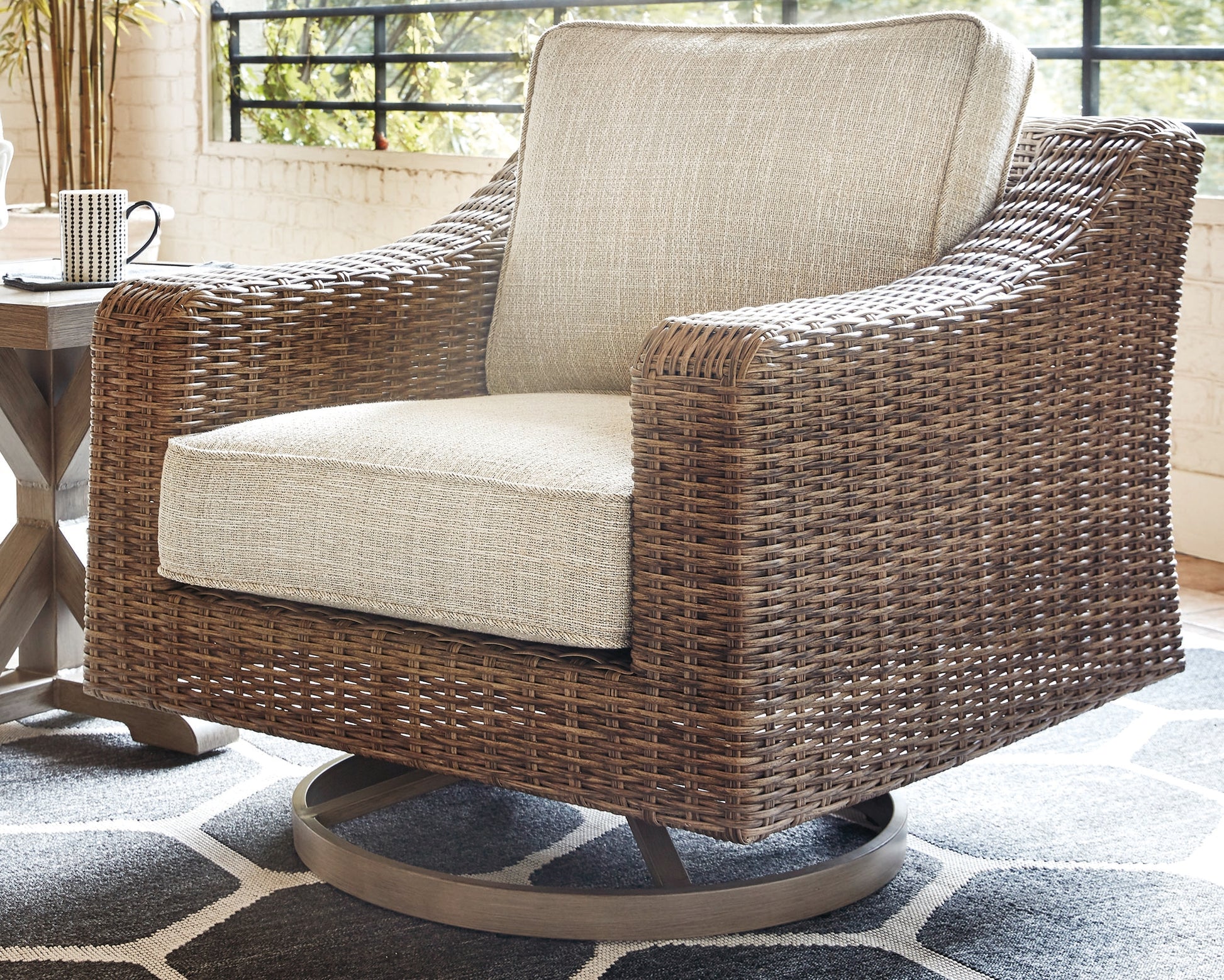Stuart Furniture Outlet - Ashley Furniture - Beachcroft Outdoor - Swivel Lounge Chair (1/CN) / Beige - P791-821