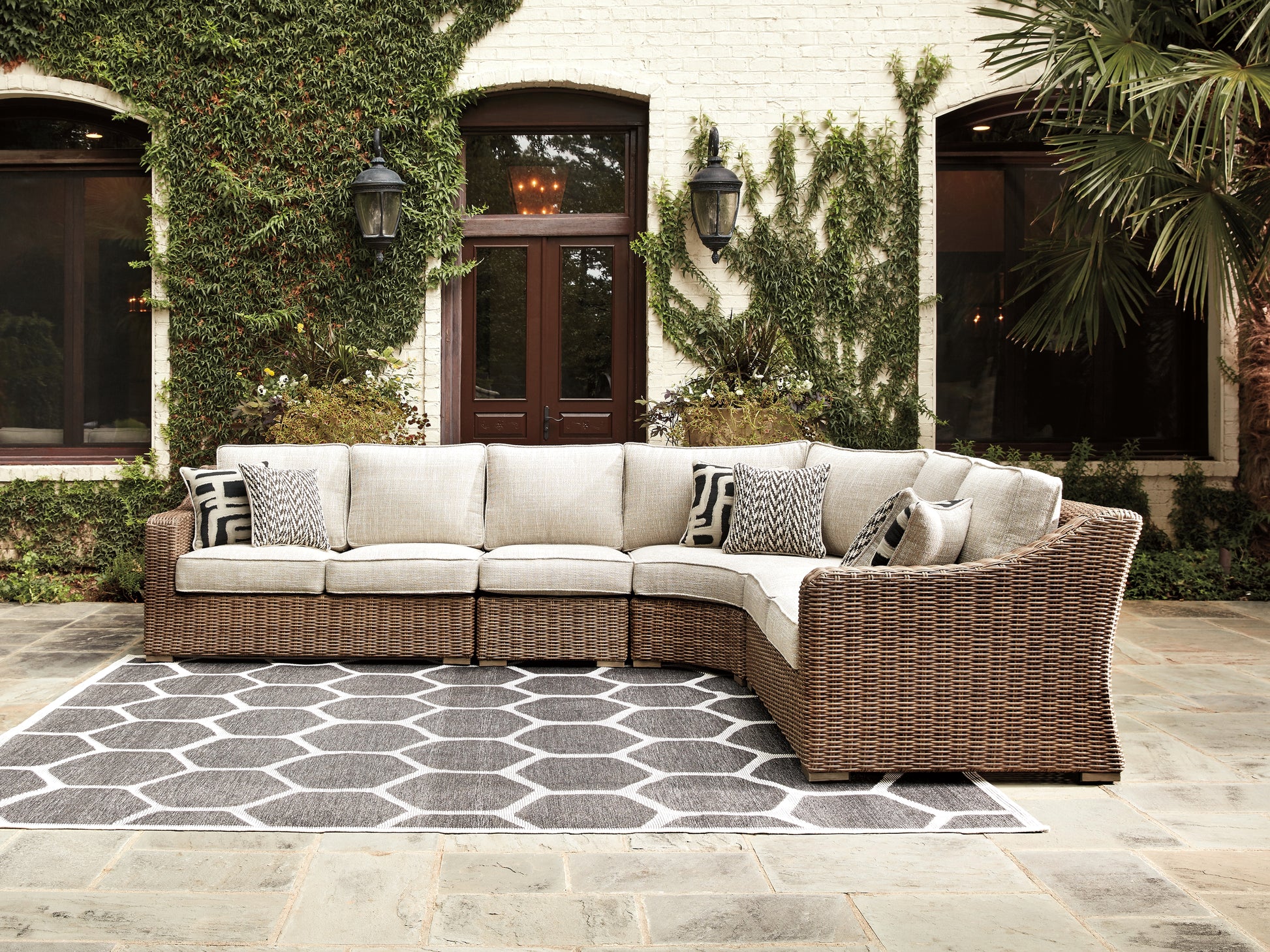 Stuart Furniture Outlet - Ashley Furniture - Beachcroft Outdoor - 4-Piece Outdoor Seating Set / Beige - P791P7