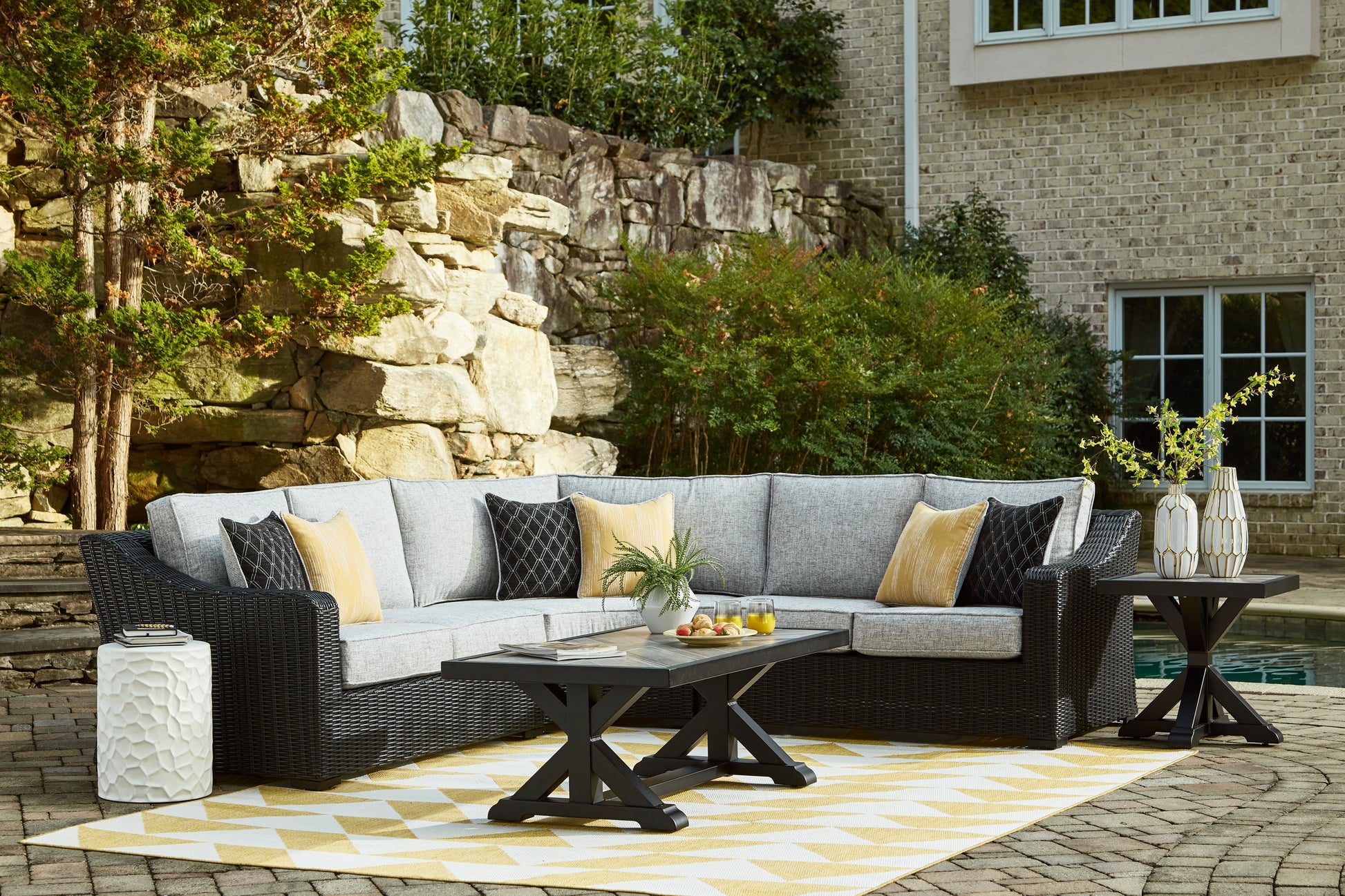Stuart Furniture Outlet - Ashley Furniture - Beachcroft Outdoor - 3-Piece Outdoor Sectional / Black/Light Gray - P792P1