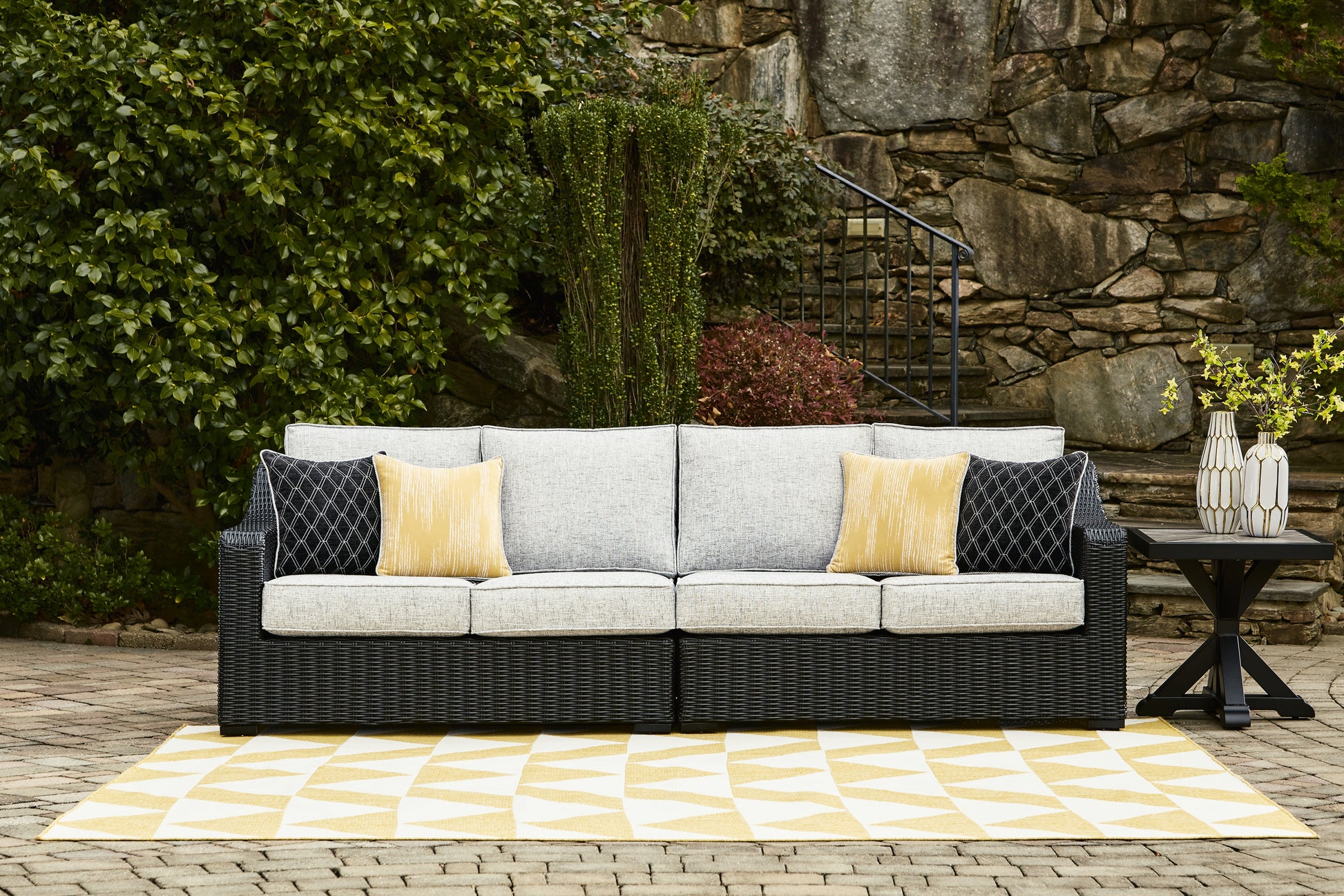 Stuart Furniture Outlet - Ashley Furniture - Beachcroft Outdoor - RAF/LAF Loveseat w/CUSH (Set of 2) / Black/Light Gray - P792-854