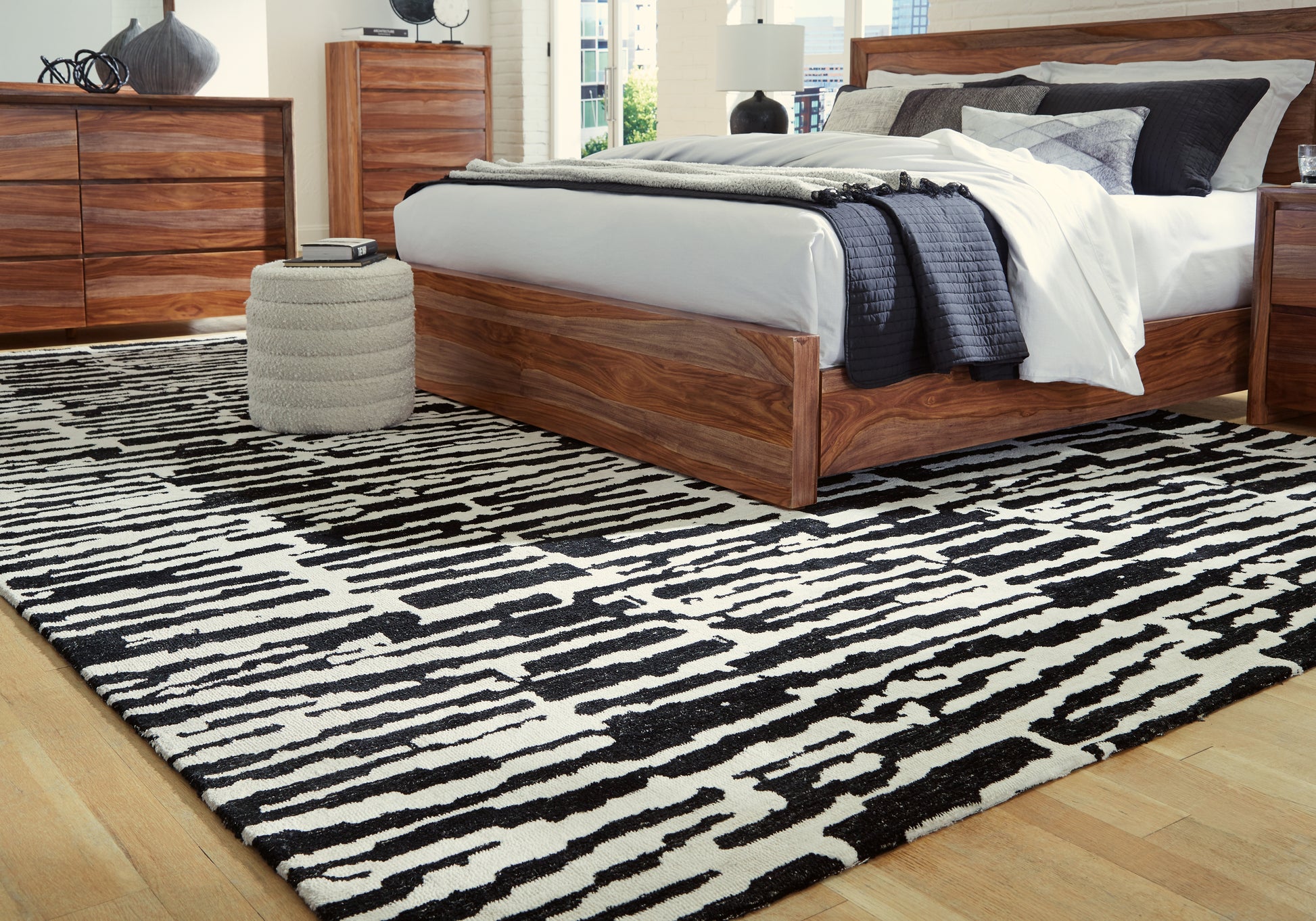 Stuart Furniture Outlet - Ashley Furniture - Bramshaw Rug - 5' x 7' Rug / Black/Ivory - R406762