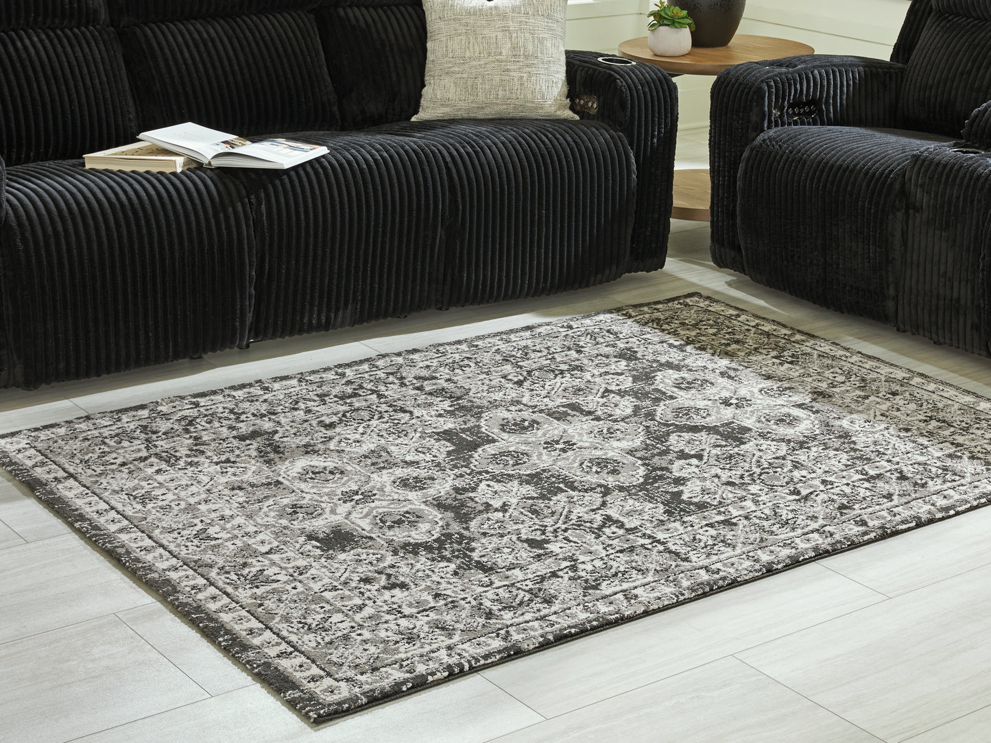 Stuart Furniture Outlet - Ashley Furniture - Glennisman Rug - Medium Rug / Black/Gray/Ivory - R407272