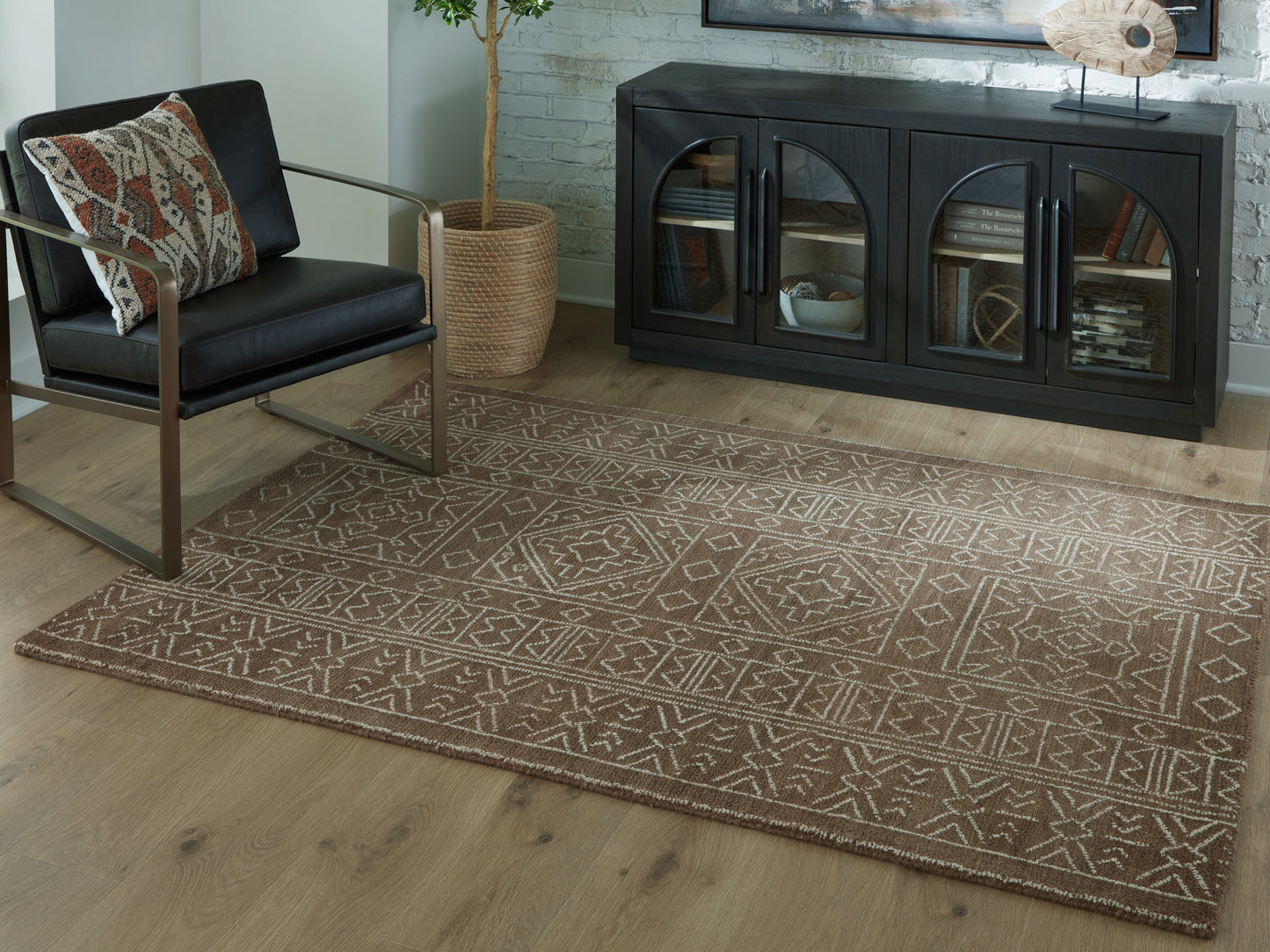 Stuart Furniture Outlet - Ashley Furniture - Merrittman Rug - 5' x 7' Area Rug / Brown/Ivory - R407702