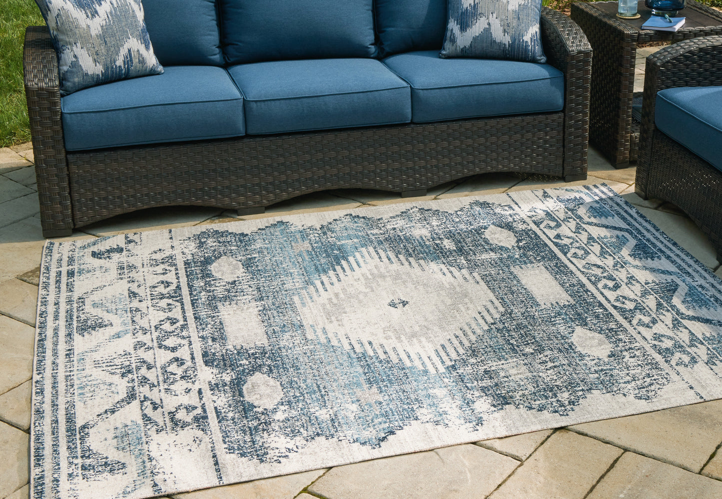 Stuart Furniture Outlet - Ashley Furniture - Daddridge Rug - 5' x 7' Rug / Blue/Gray/Ivory - R900102
