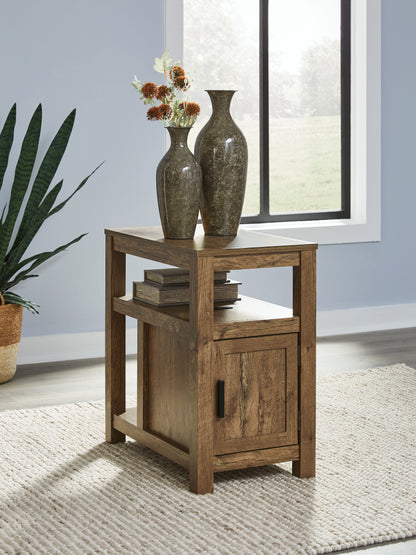 Stuart Furniture Outlet - Ashley Furniture - Fendenmore Chairside End Table - Chair Side End Table / Brown - T190-117