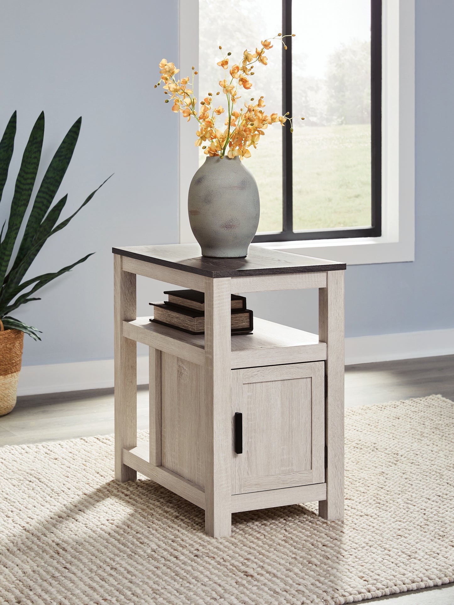 Stuart Furniture Outlet - Ashley Furniture - Fendenmore Chairside End Table - Chair Side End Table / Two-tone - T190-217