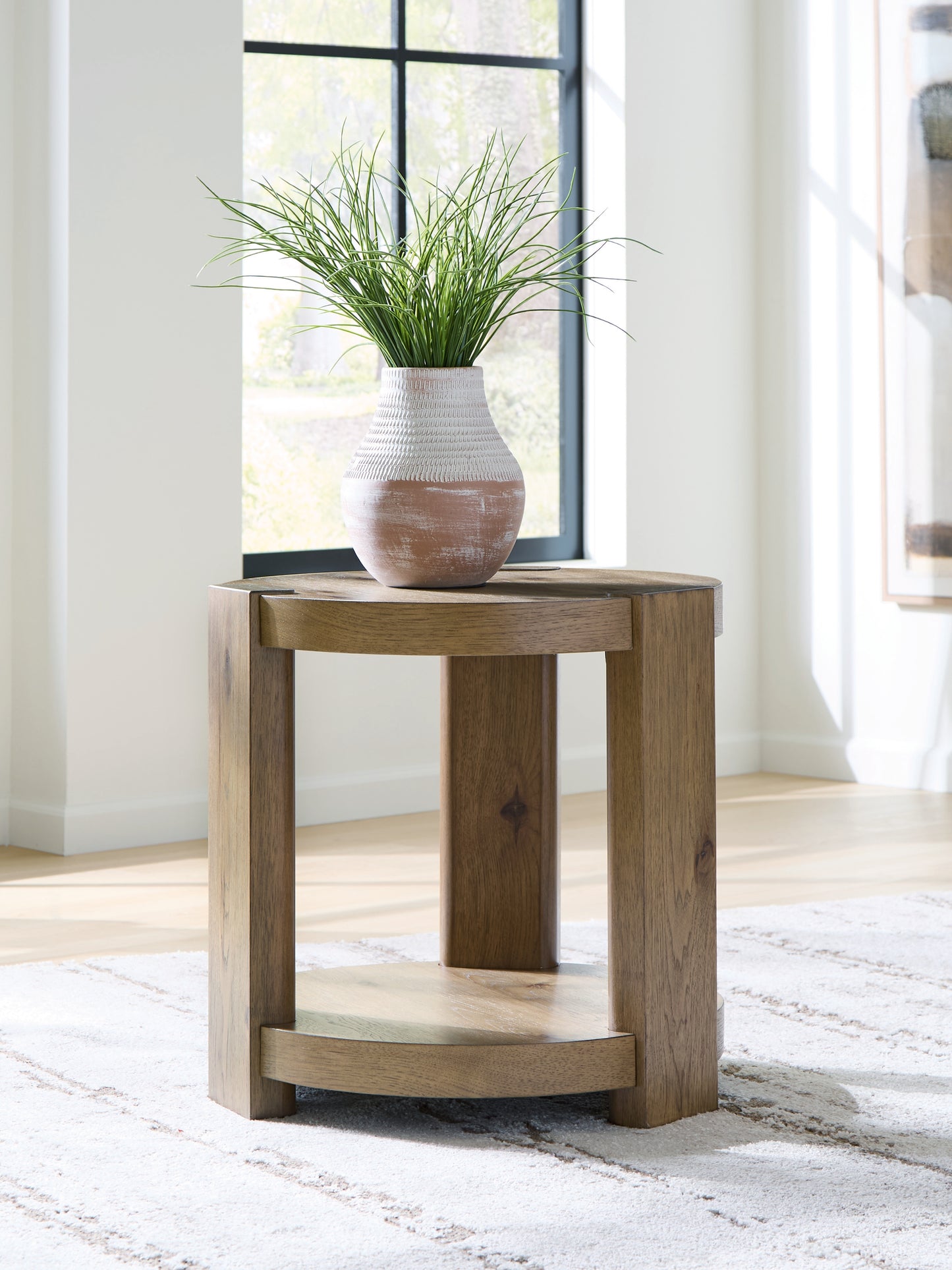 Stuart Furniture Outlet - Ashley Furniture - Flangren End Table - Round End Table - T553-6