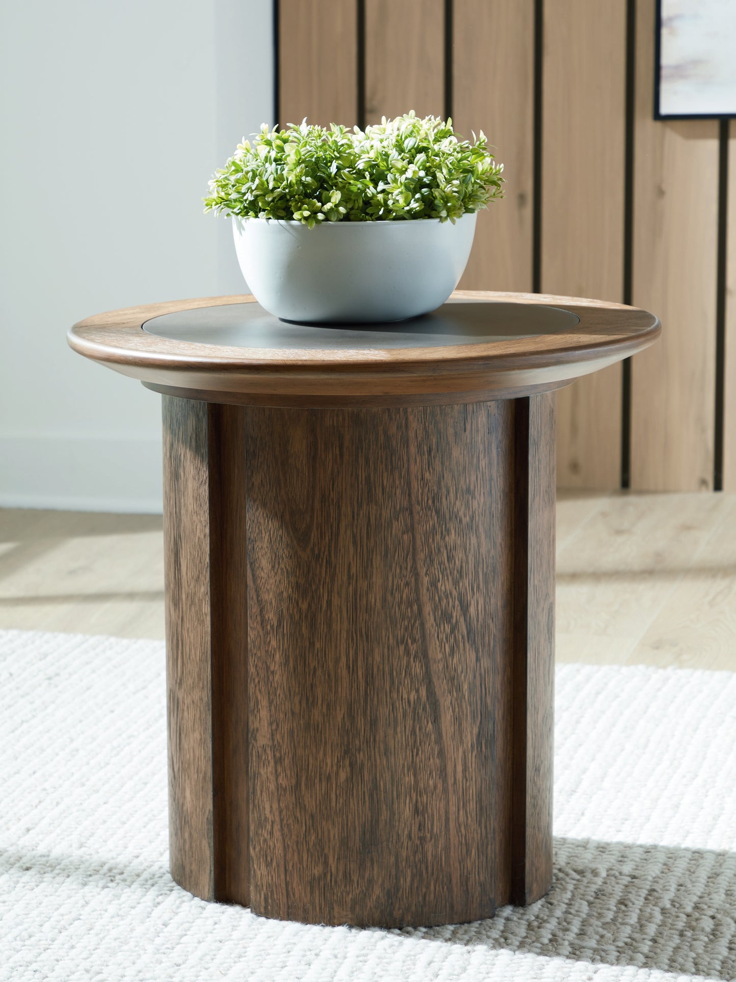 Stuart Furniture Outlet - Ashley Furniture - Dontayne End Table - Round End Table - T563-6