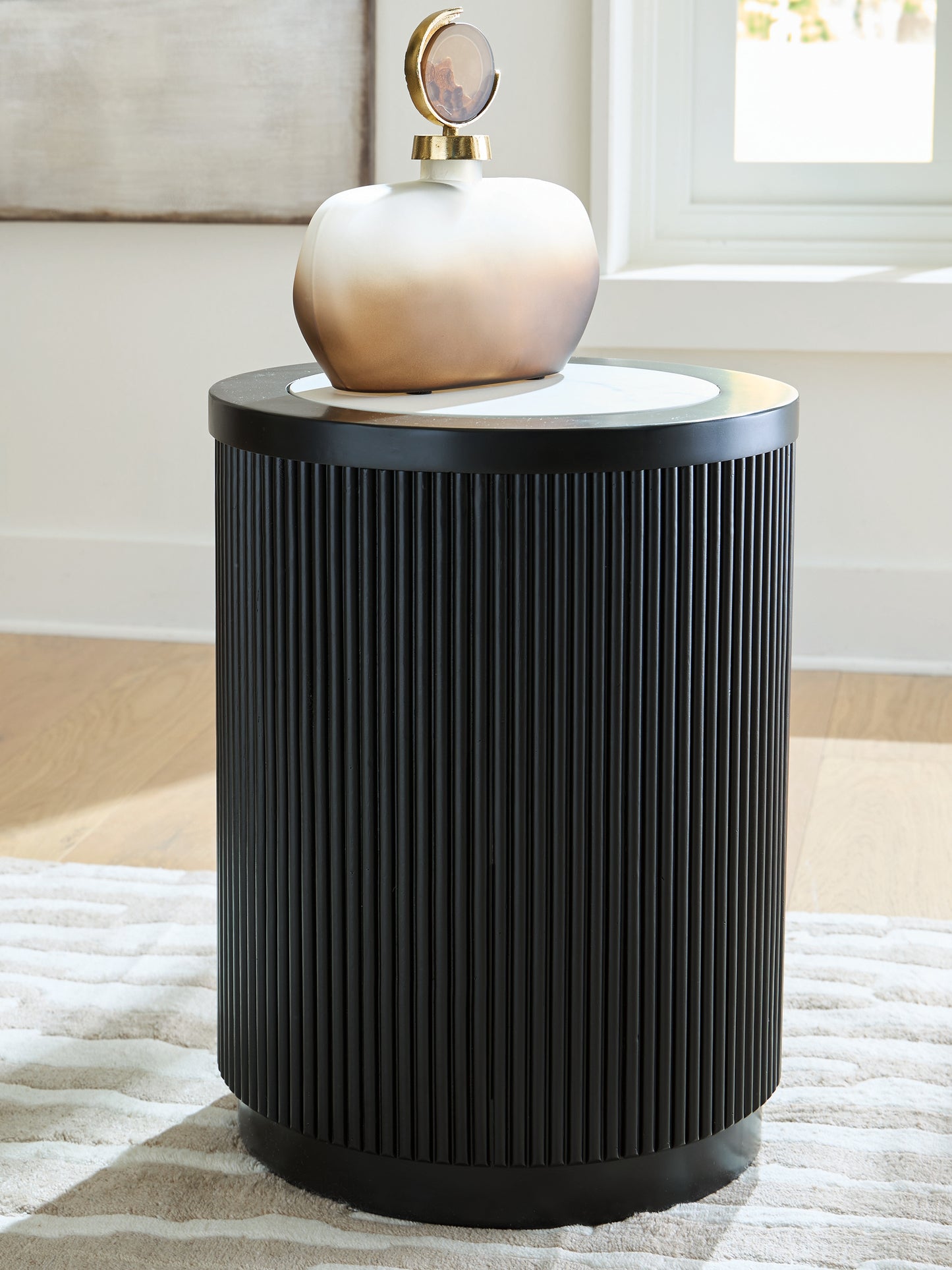 Stuart Furniture Outlet - Ashley Furniture - Grayman End Table - Round End Table - T650-6