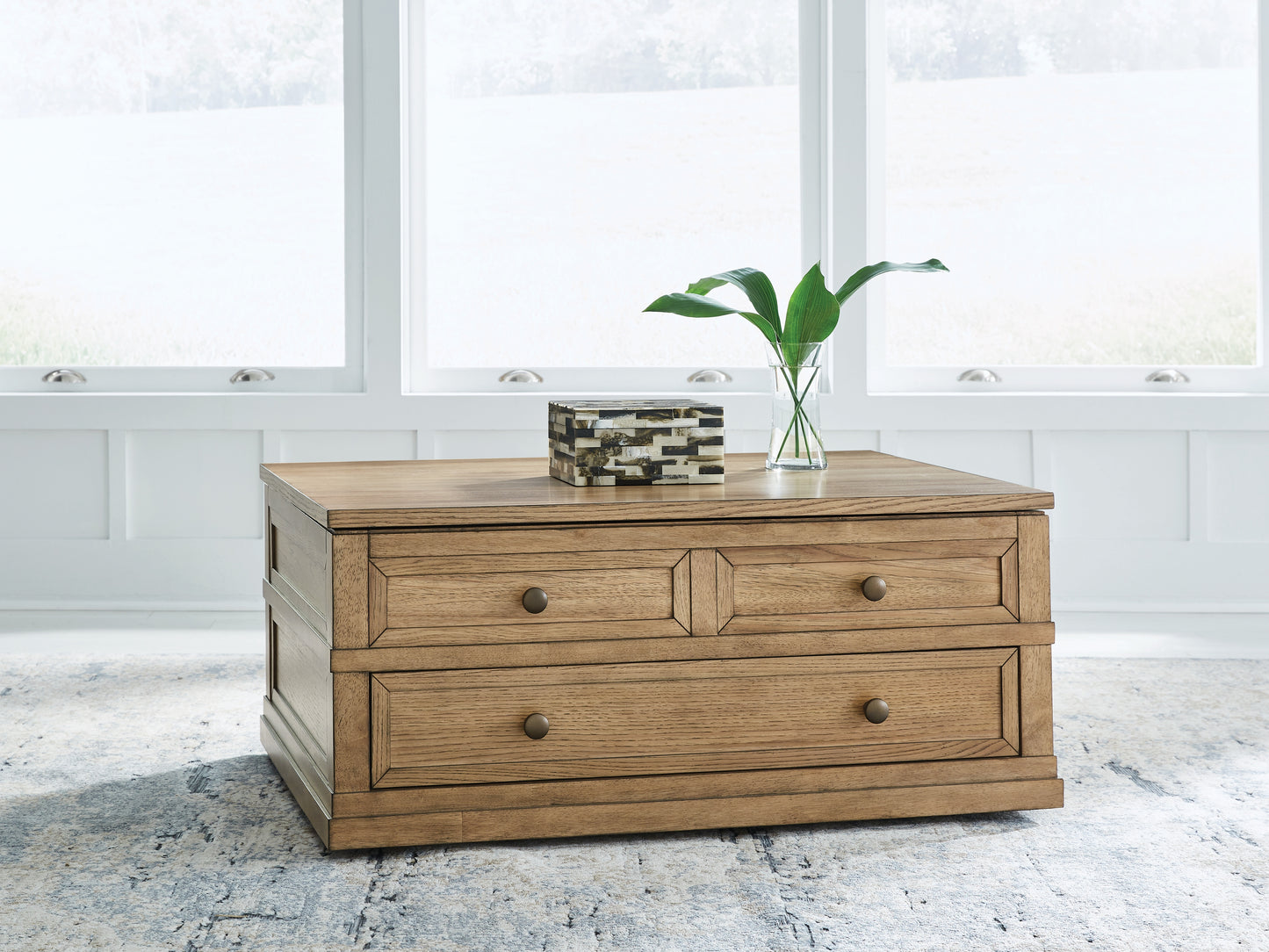 Stuart Furniture Outlet - Ashley Furniture - Sharlance Lift-Top Coffee Table - Lift Top Cocktail Table / Light Brown - T655-9