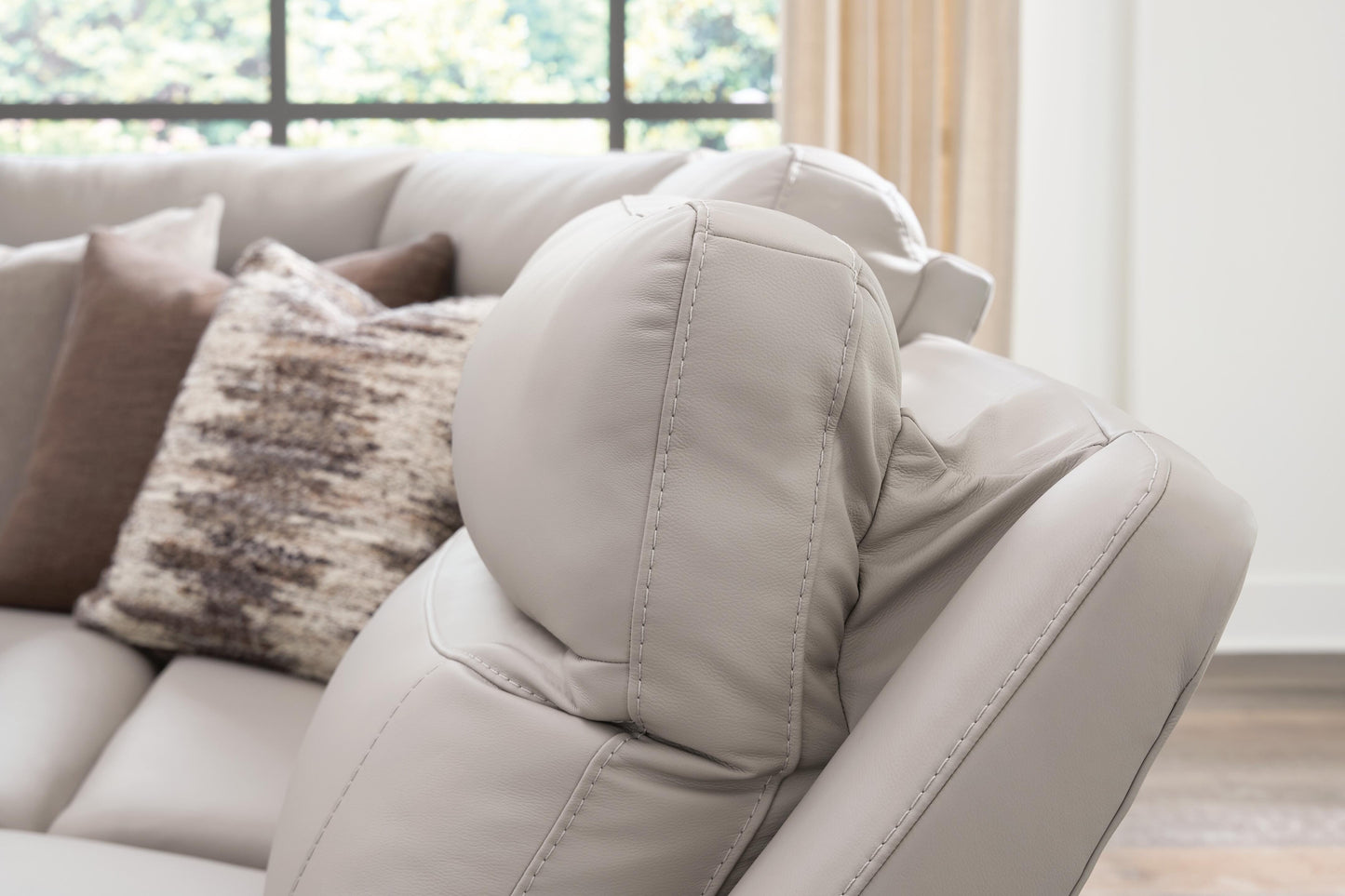 Gravier Sectional